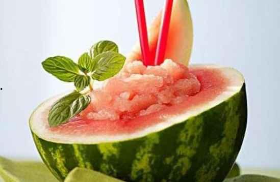 来月经吃瓜吃有影响吗,影响健康还是无妨？揭秘真相