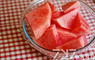 来月经吃瓜吃有影响吗,影响健康还是无妨？揭秘真相