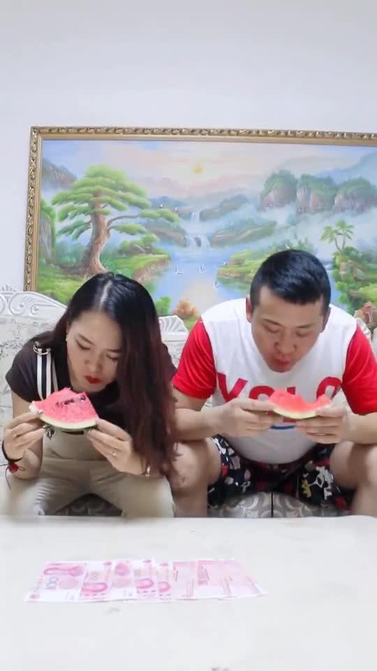 喂老婆吃瓜短剧,甜蜜日常中的幽默瞬间